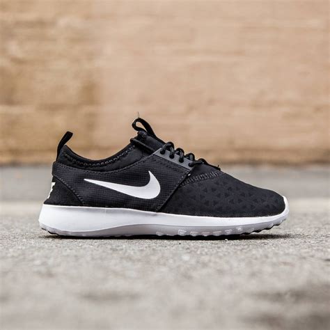 nike juvenate schwarz weiß gepunktet|Nike W Juvenate .